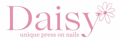 DAISY PRESS ON NAILS