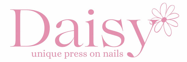 DAISY PRESS ON NAILS